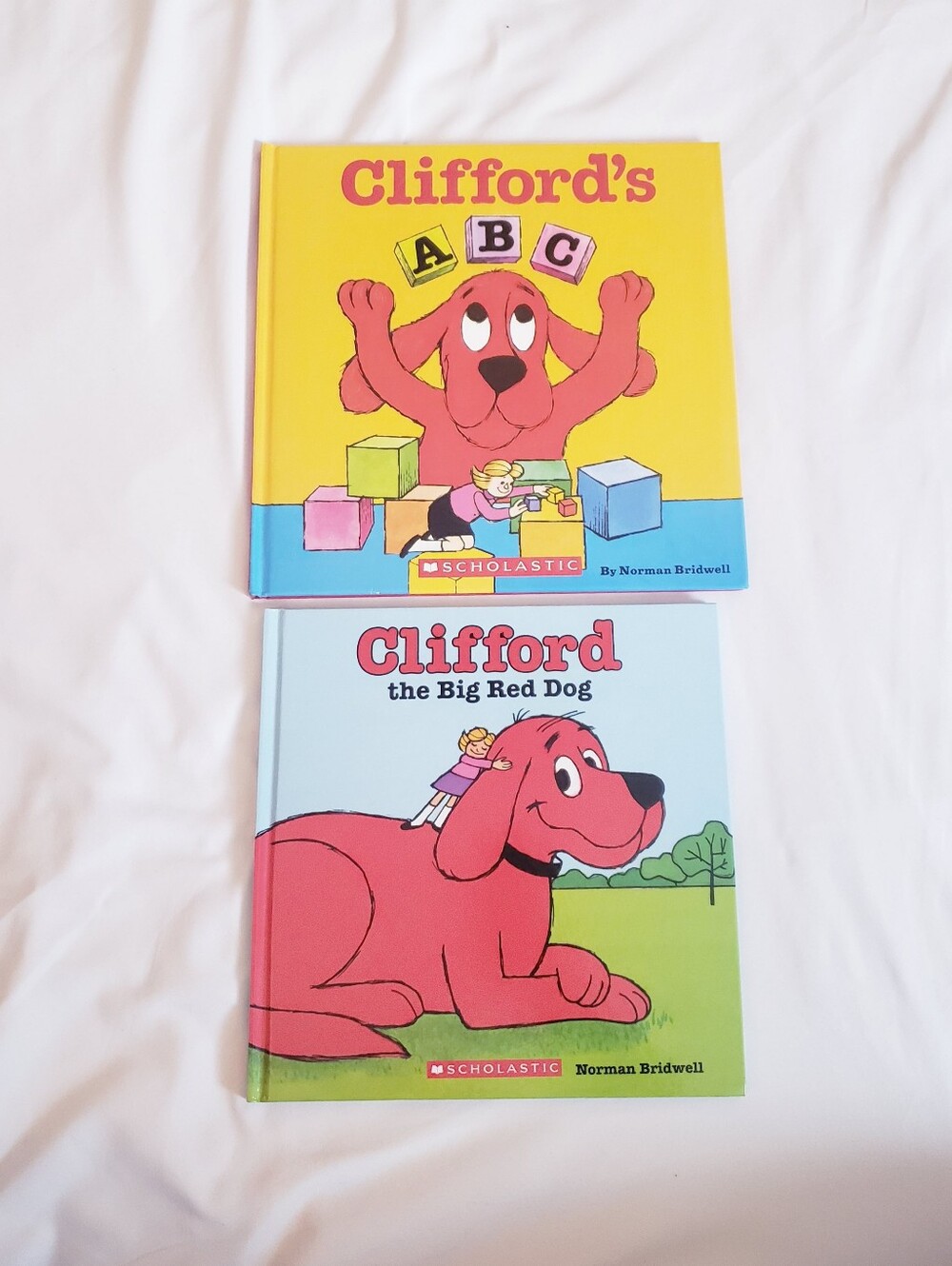 Clifford Books - Clifford's ABC & Clifford the Big Red Dog